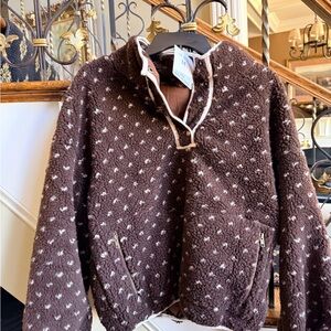 NWT Fashion Fleece Pullover. Very warm. Snap front. Zipper hand pockets. Size M